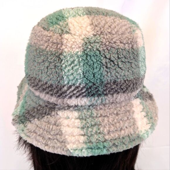 Cozy Koolaburra Sherpa Bucket Hat in Tinted Sage Plaid - Picture 4 of 11